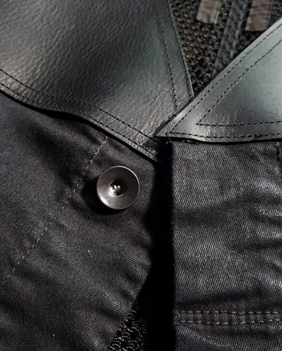 Jean Top Button (17mm) — Black Cone