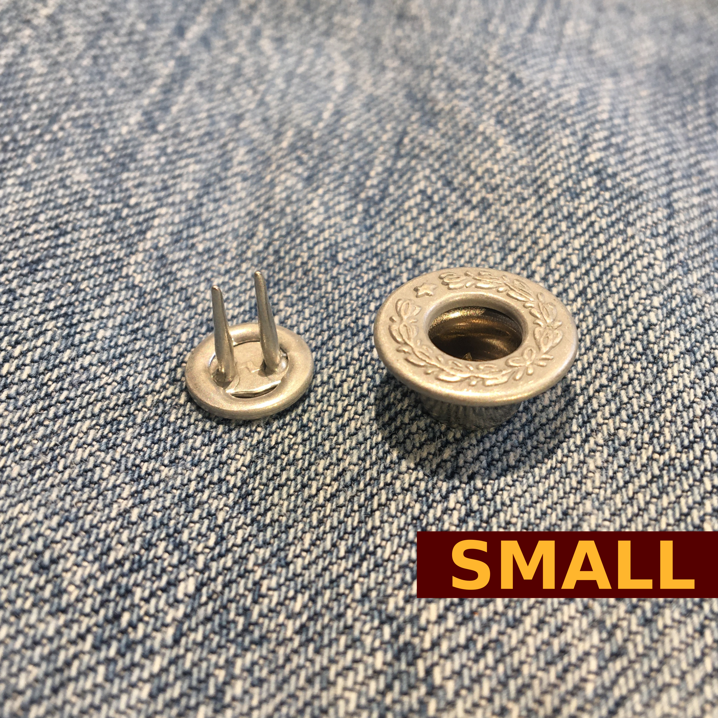 Jean Fly Button (14mm) — 'Frosted' Laurel Wreath Donut Shaped