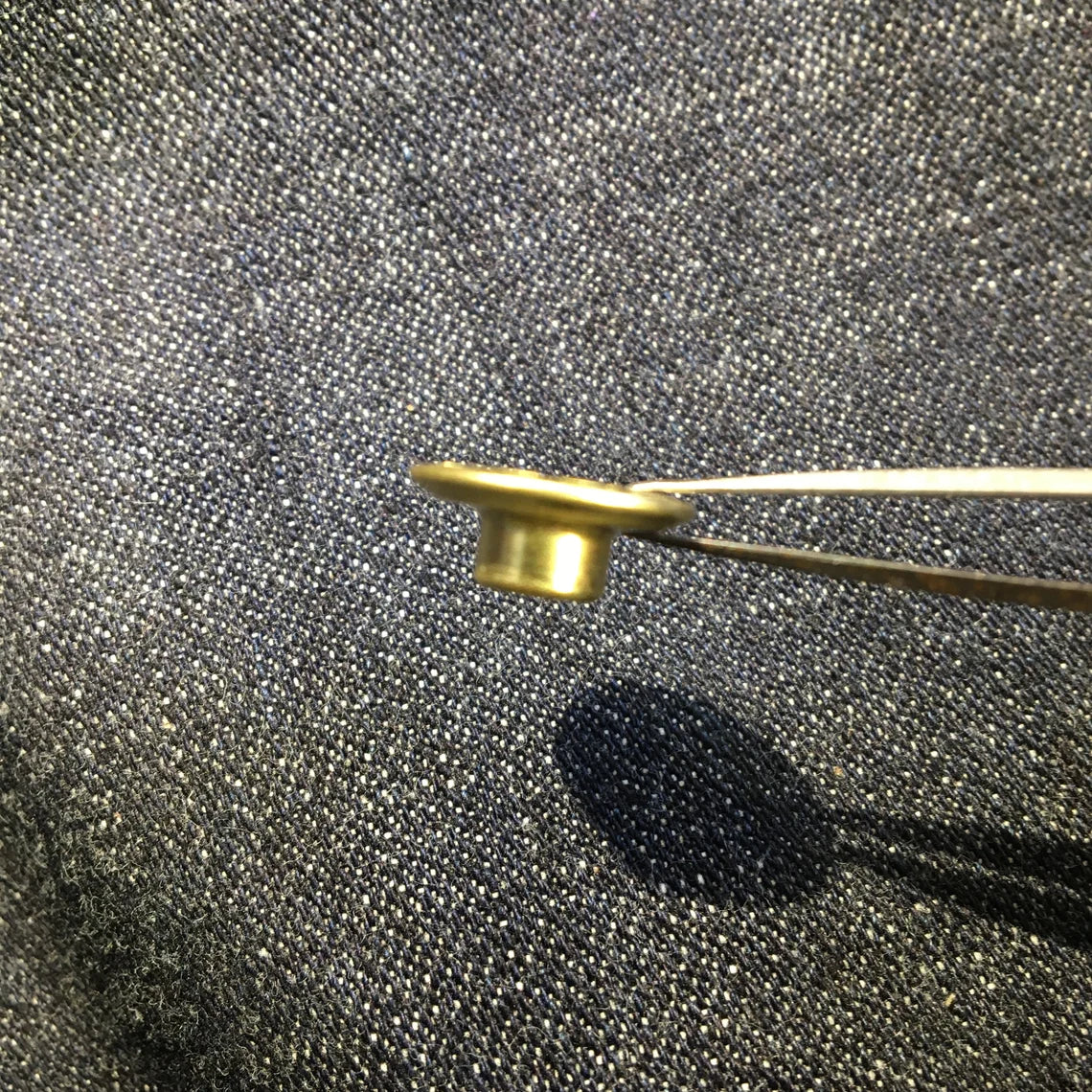 Jean Top Button (17mm) — Brass Laurel Wreath Button